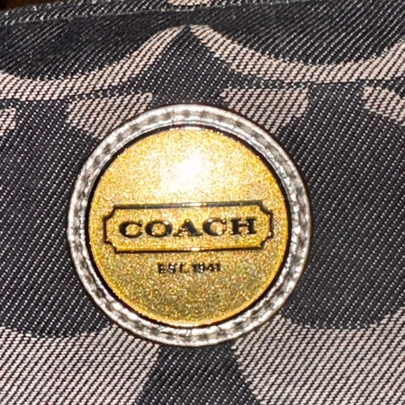 EC - COACH CARLY SIGNATURE STRIPE HOBO NAVY BLUE & GRAY SHOULDER BAG. - Picture 4 of 15